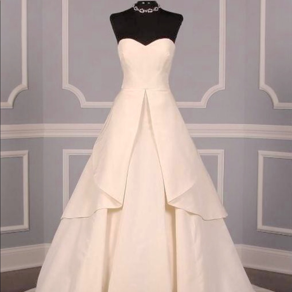 Oscar de la Renta Annabel wedding gown